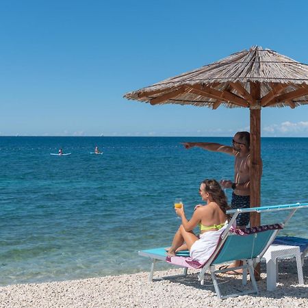 Villa Andrija Family Dream With Heated Pool At The Sea With Beautiful Garden, Outside Cinema And Kids Playground 파자나 외부 사진