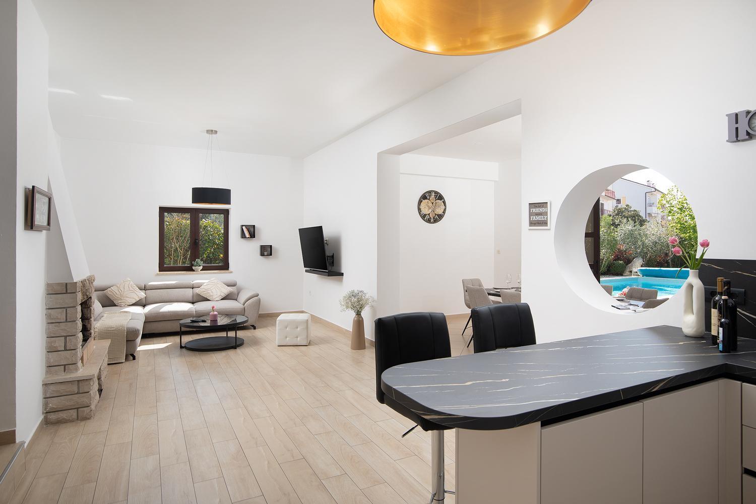 Villa Andrija Family Dream With Heated Pool At The Sea With Beautiful Garden, Outside Cinema And Kids Playground 파자나 외부 사진