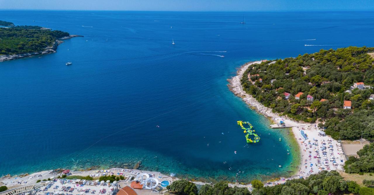 Villa Andrija Family Dream With Heated Pool At The Sea With Beautiful Garden, Outside Cinema And Kids Playground 파자나 외부 사진